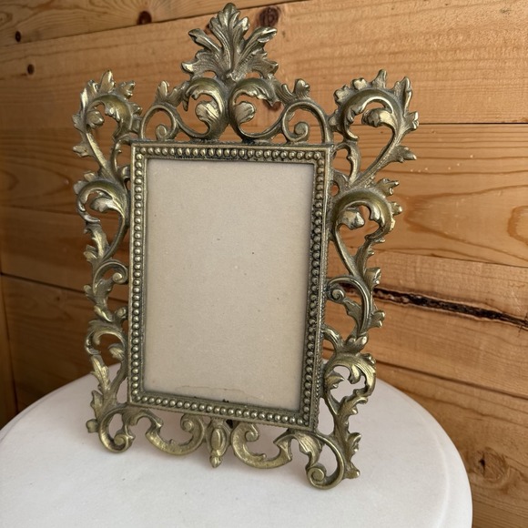 Vintage Ornate Cast Brass French Rococo Style Picture Photo Frame w/Easel 5"x7" - Picture 2 of 4